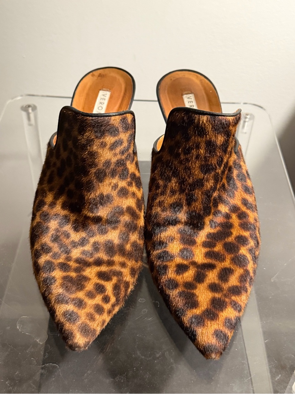 Veronica Beard Leopard Calf Hair Pointed Toe Mules Heels EU 39 US 7.5